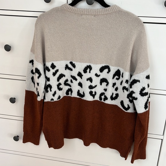 VICI Leopard & Block Print Sweater - Picture 4 of 5
